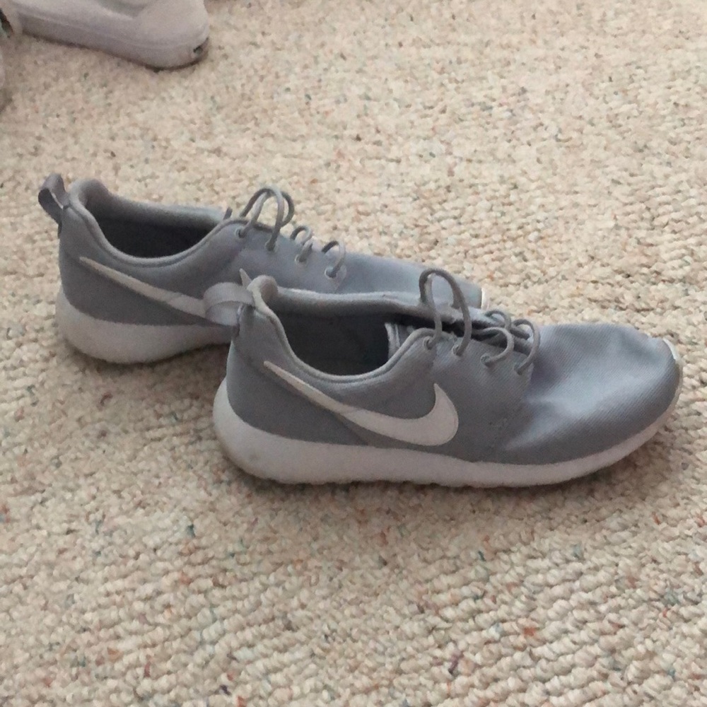 Nike tennis shoes
